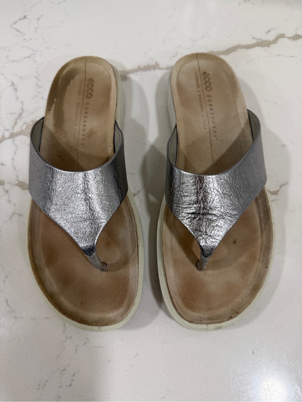 Ecco Silver Metallic Leather Thong Sandals for Women Sz 39